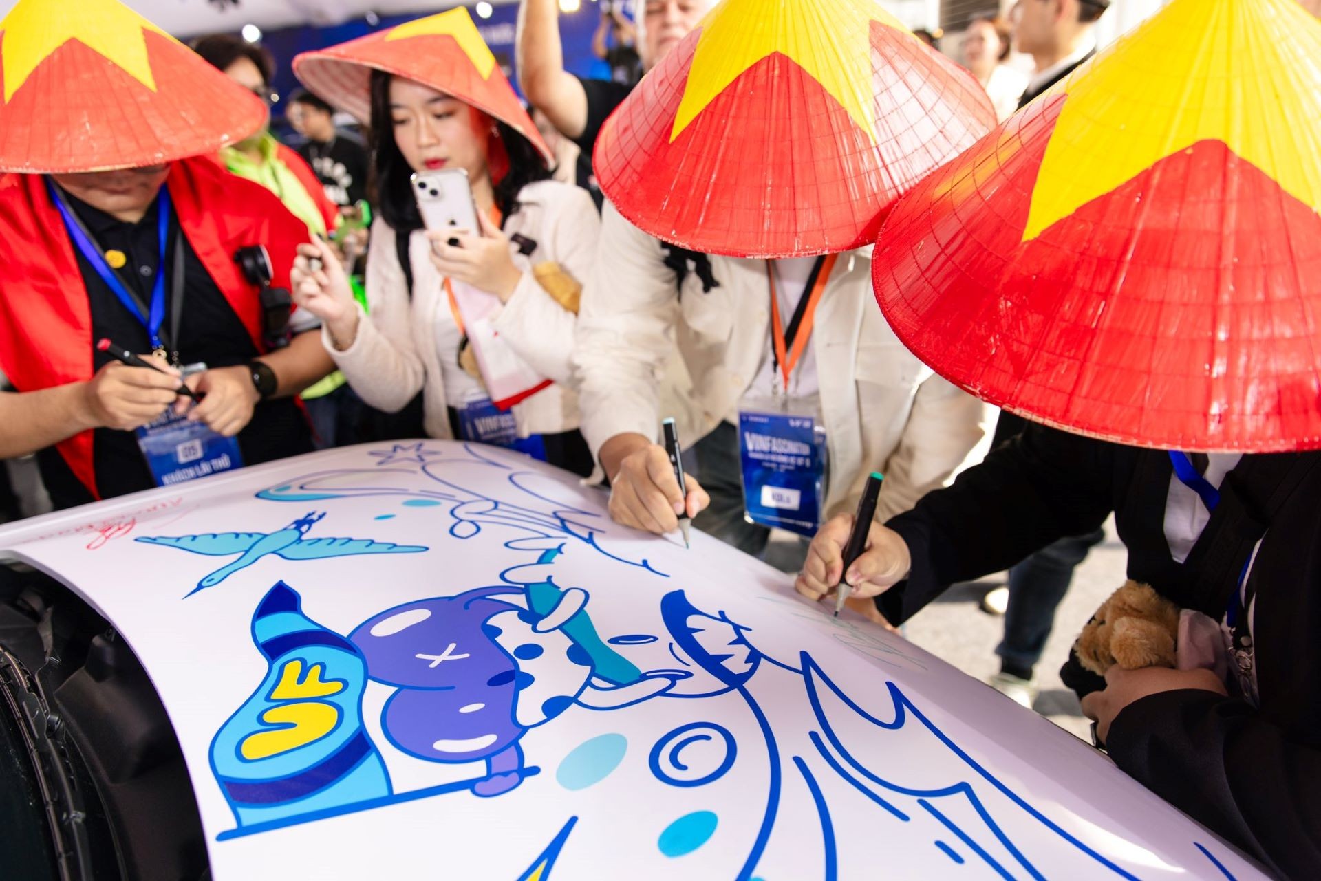 30 cá nhân, đội thi xuất sắc nhất bước vào vòng bán kết cuộc thi “Kiến tạo Việt Nam Xanh” 30 cá nhân, đội thi xuất sắc nhất bước vào vòng bán kết cuộc thi “Kiến tạo Việt Nam Xanh”