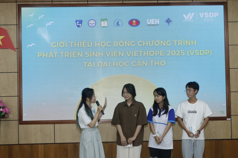 Triển khai Chương trình Học bổng Phát triển Sinh viên tại Cần Thơ