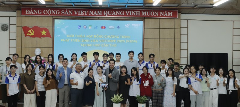 Triển khai Chương trình Học bổng Phát triển Sinh viên tại Cần Thơ