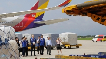 nhat ban gui hang cuu tro khan cap giup viet nam khac phuc hau qua bao lu