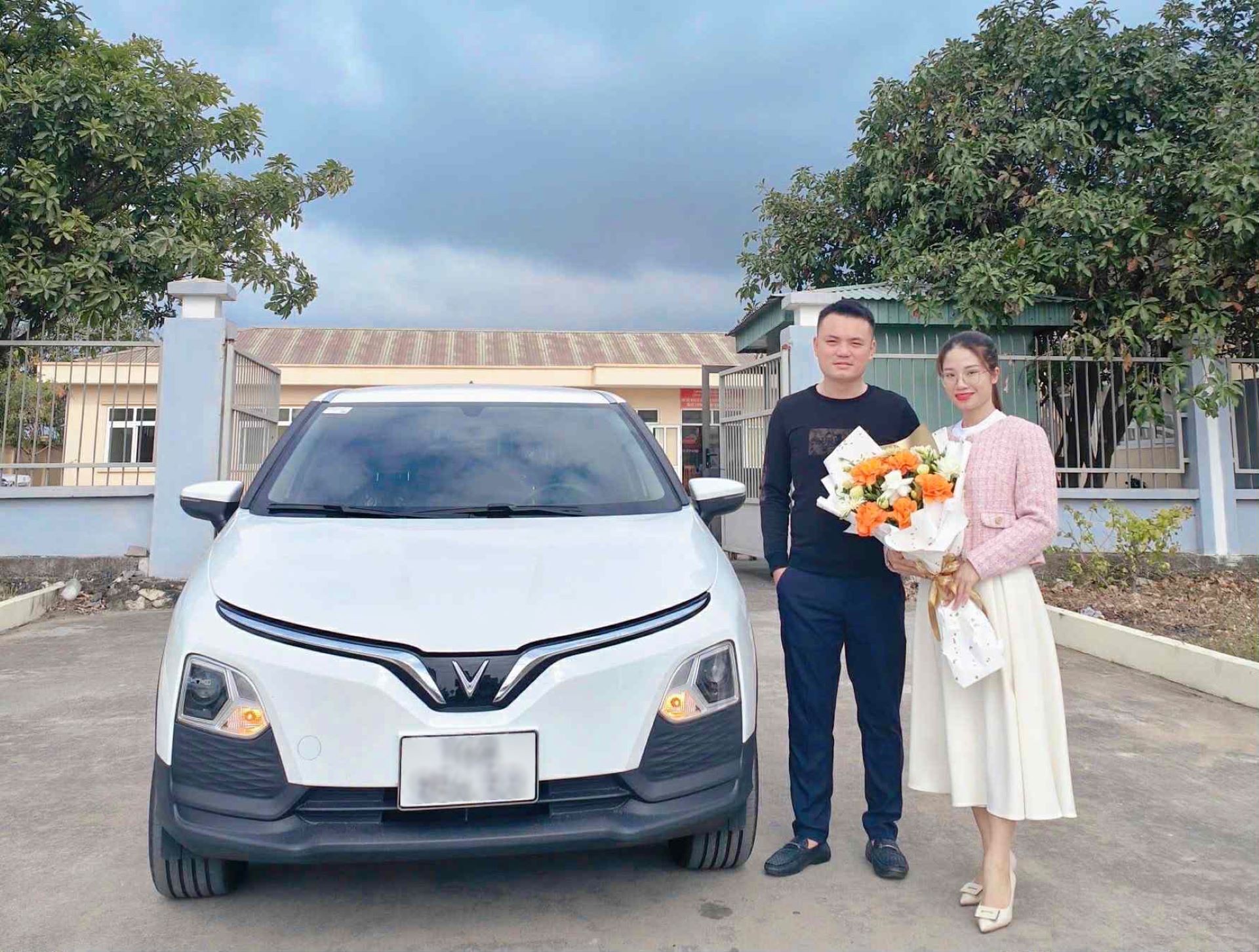 Từ khi có VF 5, gia đình anh Đồng Thế Quân (Quảng Ninh) đã thay đổi thói quen di chuyển, không phụ thuộc vào xe dịch vụ nữa. 