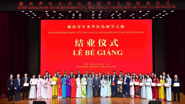 Thanh niên Việt - Trung nối bước di sản cách mạng qua Hành trình đỏ