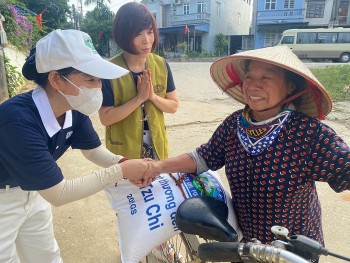 Nhiều tổ chức quốc tế hỗ trợ Việt Nam khắc phục hậu quả thiên tai