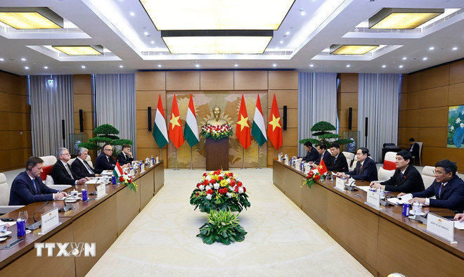 ttxvn-chu-tich-quoc-hoi-hoi-dam-voi-chu-tich-quoc-hoi-hungary-9.jpg