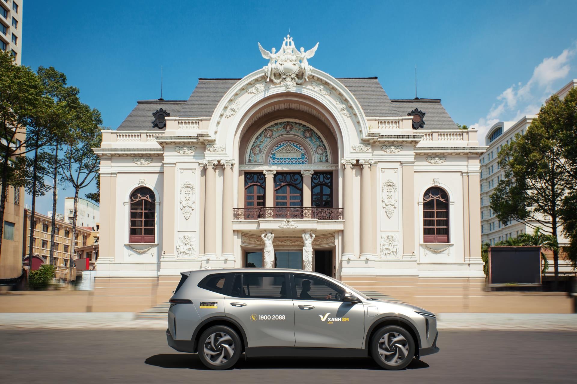 Dịch vụ taxi điện 7 chỗ mở rộng hệ sinh thái di chuyển thuần điện của Xanh SM