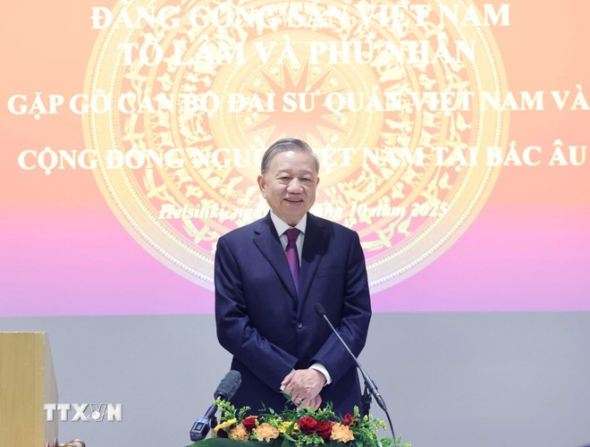 Tổng Bí thư Tô Lâm gặp gỡ cán bộ ĐSQ Việt Nam và cộng đồng người Việt tại Bắc Âu