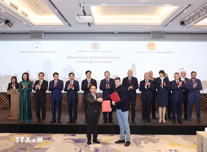 Tuyên bố chung về việc thiết lập quan hệ đối tác chiến lược Việt Nam-Bulgaria Tuyên bố chung về việc thiết lập quan hệ đối tác chiến lược Việt Nam-Bulgaria