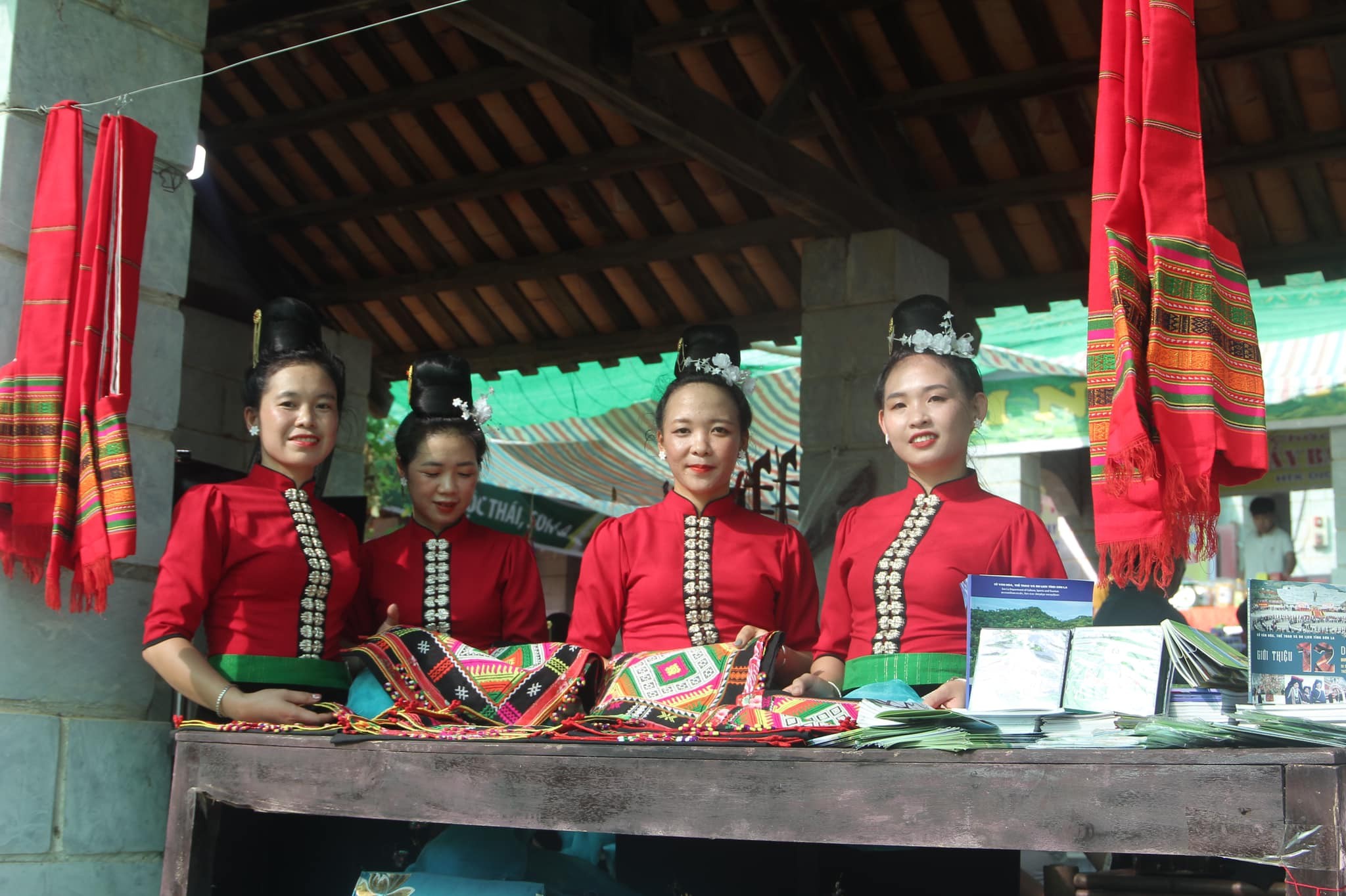 Tuần “Đại đoàn kết các dân tộc-Di sản Văn hóa Việt Nam” năm 2025 có sự tham gia của hơn 200 đồng bào thuộc 18 dân tộc. (Ảnh minh họa: KT)