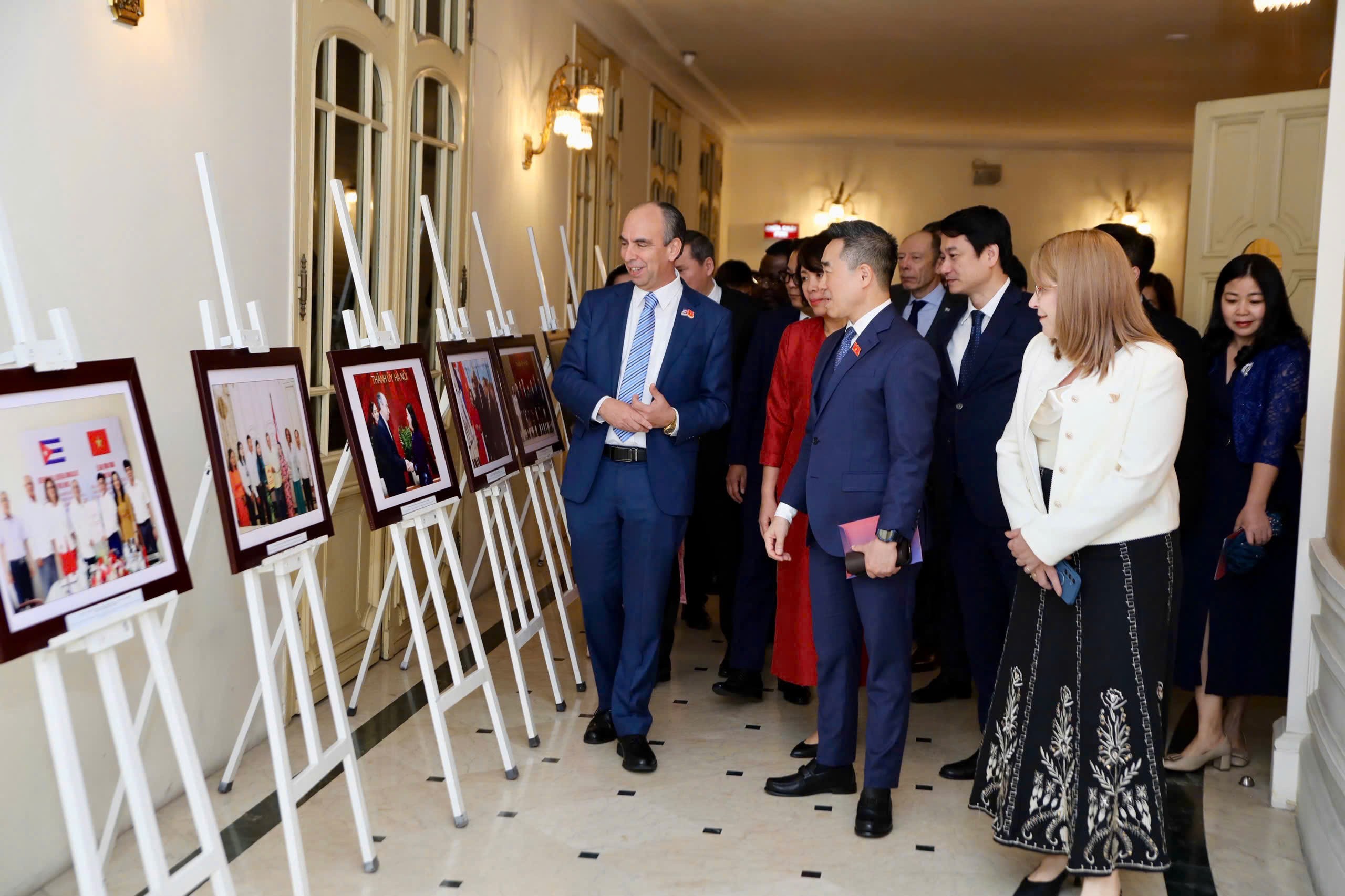 Âm nhạc nối liền hai nửa vòng trái đất Việt Nam - Cuba