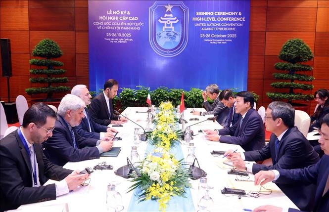 Đại tướng Lương Tam Quang, Bộ trưởng Bộ Công an tiếp xã giao ngài Vahid Jalalzadeh, Thứ trưởng Bộ Ngoại giao phụ trách lãnh sự, quốc hội, vấn đề người của Iran. Ảnh: Phạm Kiên/TTXVN