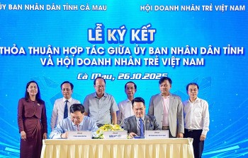 Cà Mau cam kết cải cách, xây dựng niềm tin đầu tư bền vững