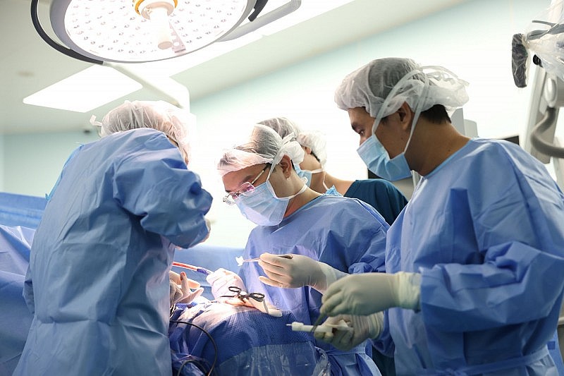 8 giờ nghẹt thở giải thoát nữ bệnh nhân khỏi khối u nền sọ khổng lồ tại “vị trí cấm kỵ”