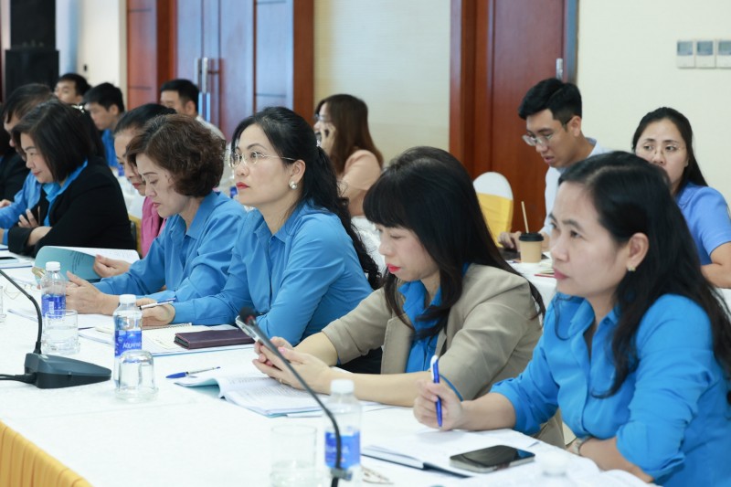 Nhiều ý kiến góp ý liên quan tới công nhân và công đoàn. (Ảnh: H.N) Nhiều ý kiến góp ý liên quan tới công nhân và công đoàn. (Ảnh: H.N)