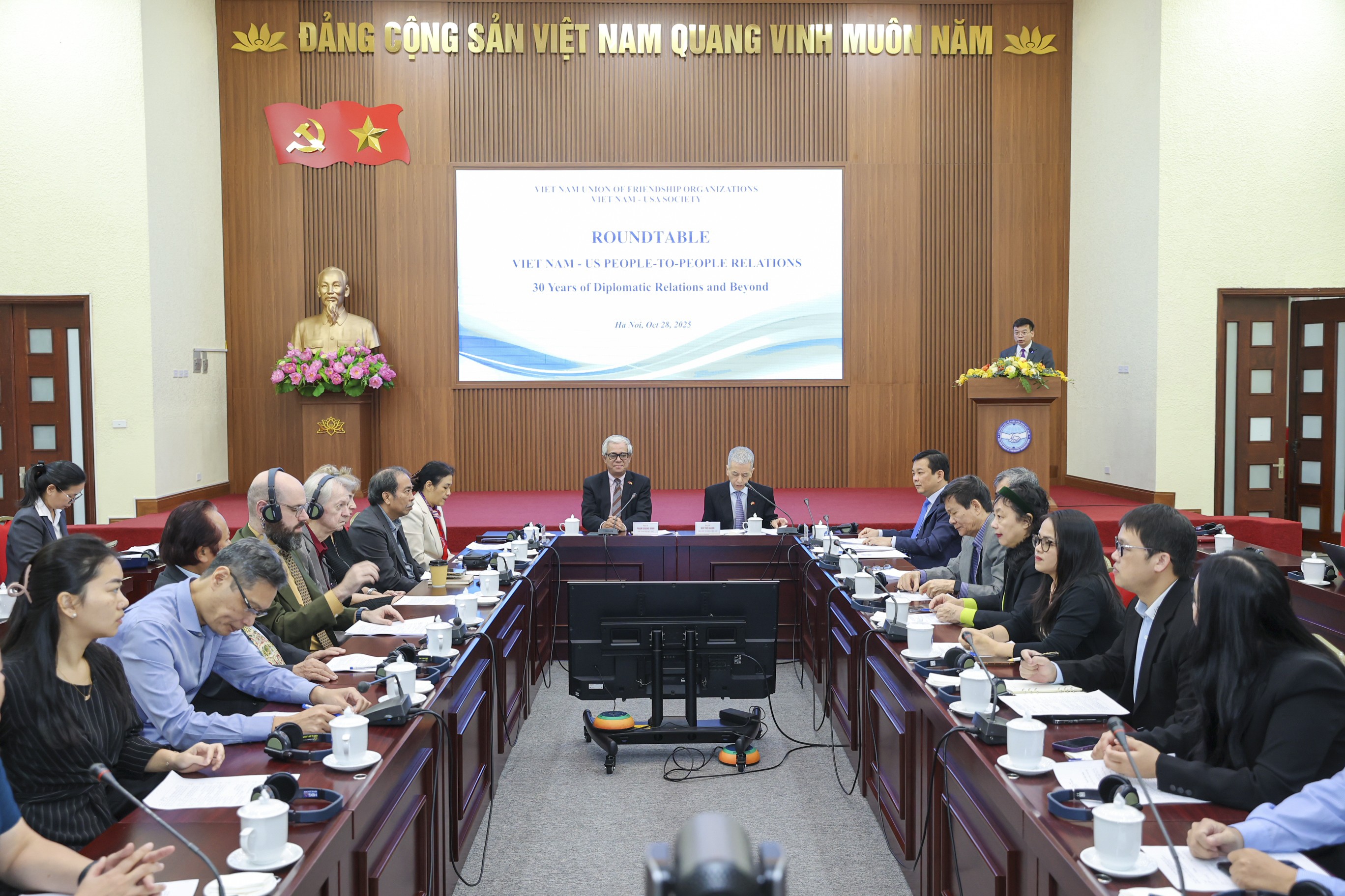 Quang cảnh tọa đàm. (Ảnh: Đinh Hòa) Quang cảnh tọa đàm. (Ảnh: Đinh Hòa)