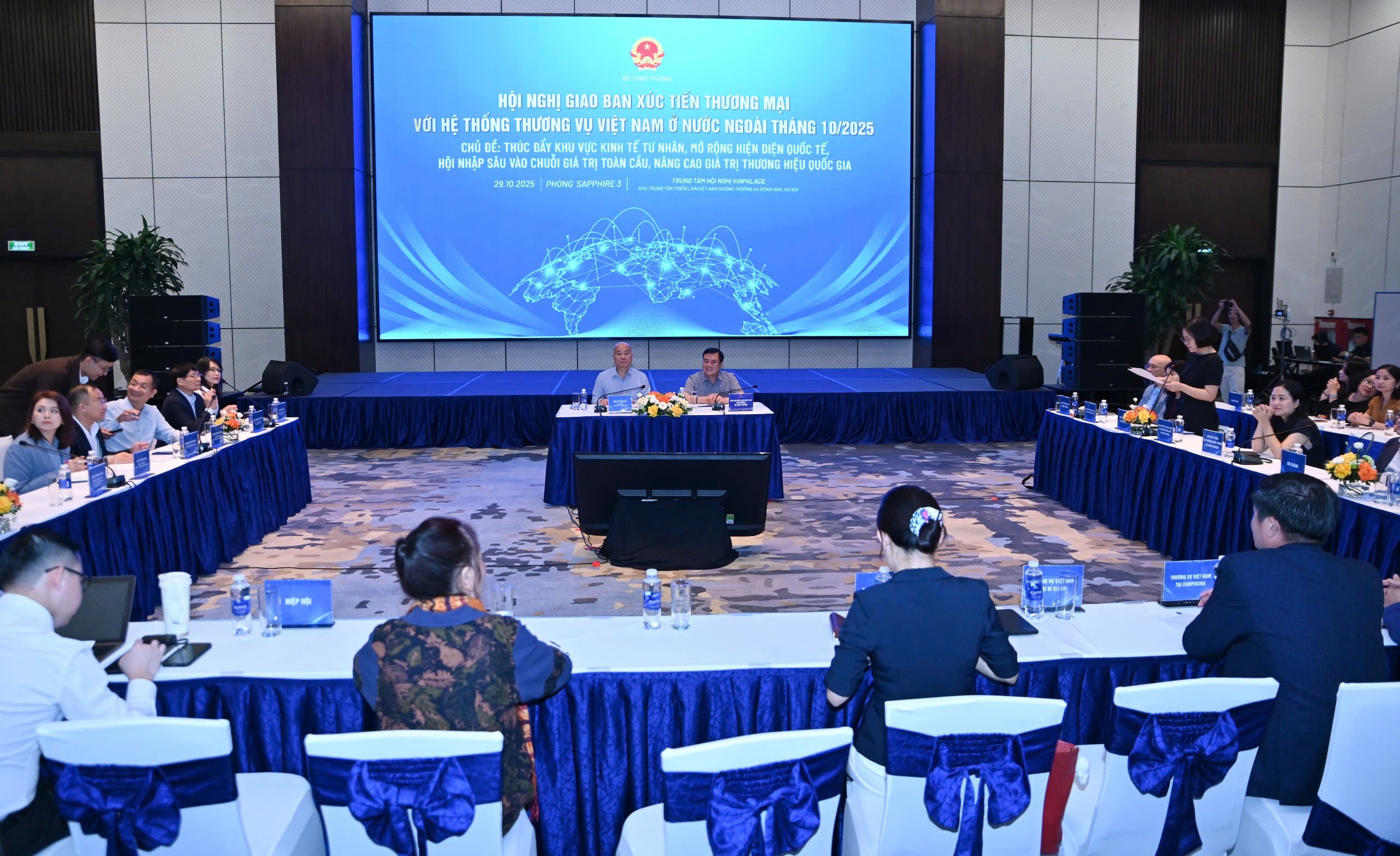 Doanh nghiệp Việt “Go Global”: Từ hành trình hội nhập đến chiến lược vươn ra toàn cầu Doanh nghiệp Việt “Go Global”: Từ hành trình hội nhập đến chiến lược vươn ra toàn cầu