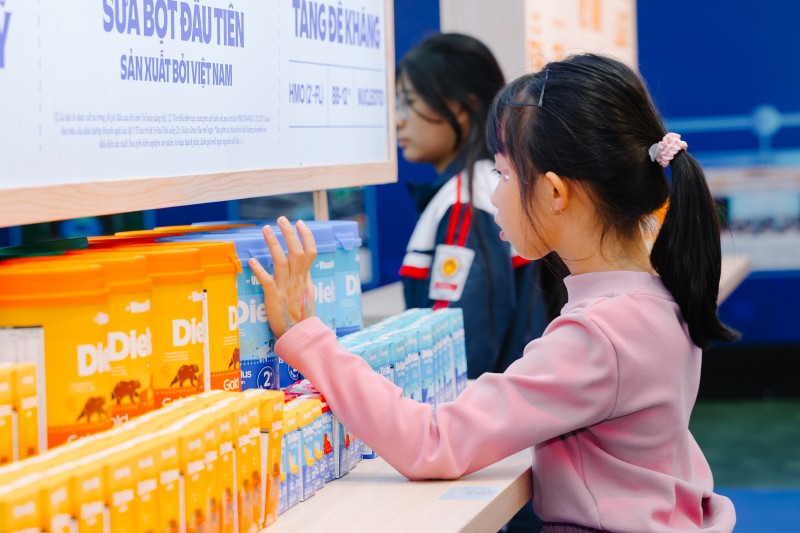 : Vinamilk không ngừng đổi mới sản phẩm, đạt chuẩn quốc tế nhằm chăm sóc toàn diện sức khỏe người tiêu dùng. Ảnh: Vi Nam