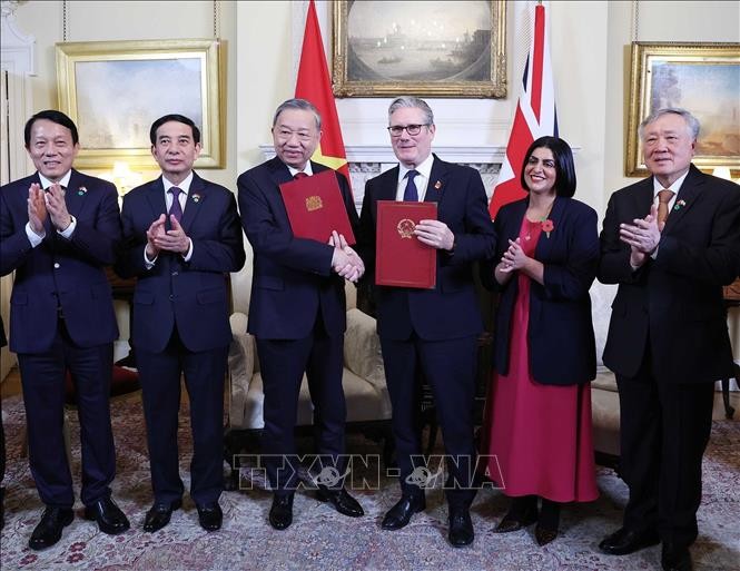 Tuyên bố chung về việc nâng cấp quan hệ Việt Nam - Anh lên Đối tác Chiến lược toàn diện