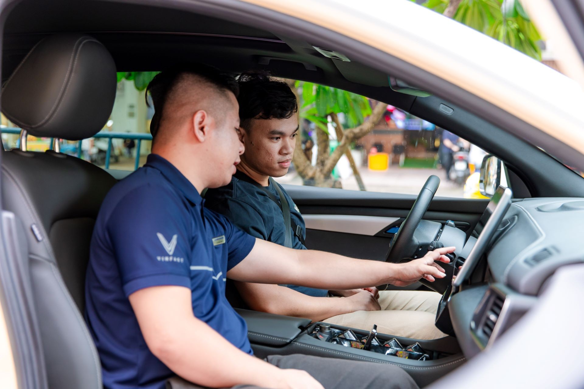 Thiết kế tối giản trong khoang lái VF 8 được nhiều khách hàng đánh giá cao.