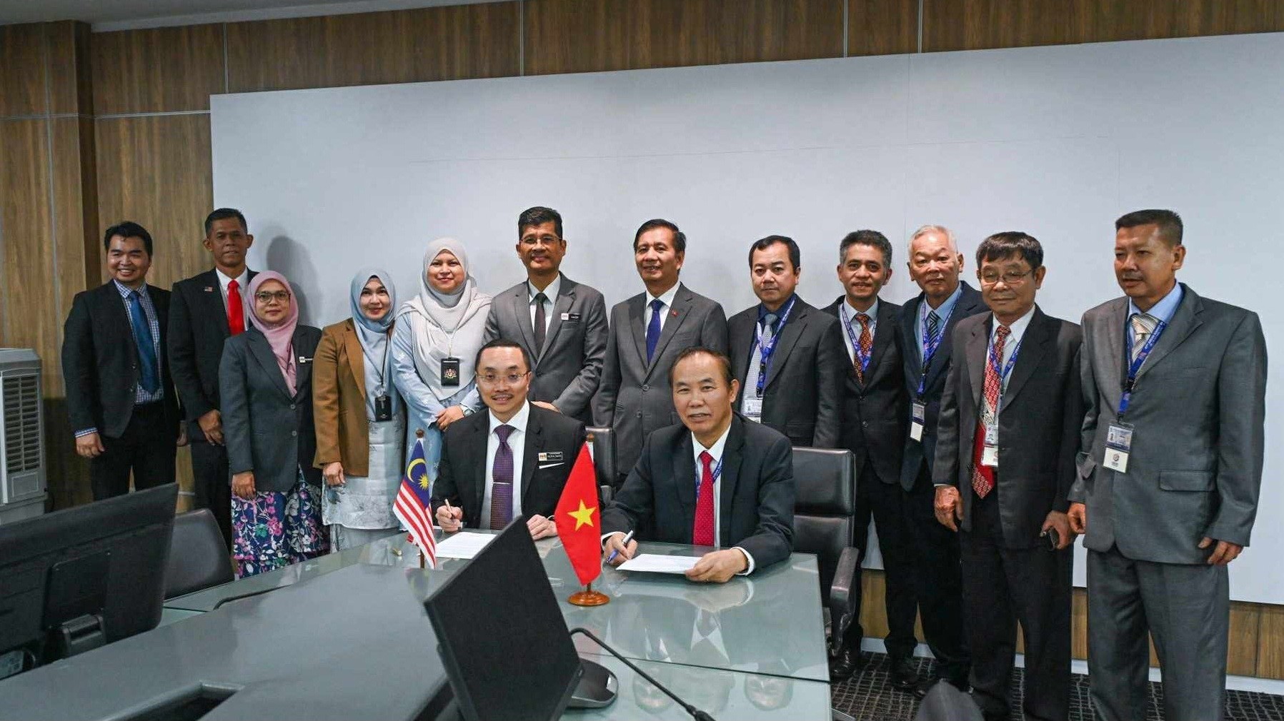 Việt Nam - Malaysia hợp tác chống khai thác hải sản bất hợp pháp