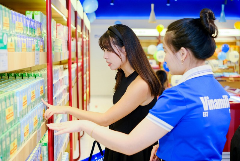 Hình 1 (Báo chọn 1 trong các hình): Vinamilk tăng trưởng doanh thu quý 3 tại thị trường trong nước nhờ tăng độ phủ cửa hàng; sản phẩm mới và đa dạng cách tiếp cận người tiêu dùng. Ảnh: Vi Nam