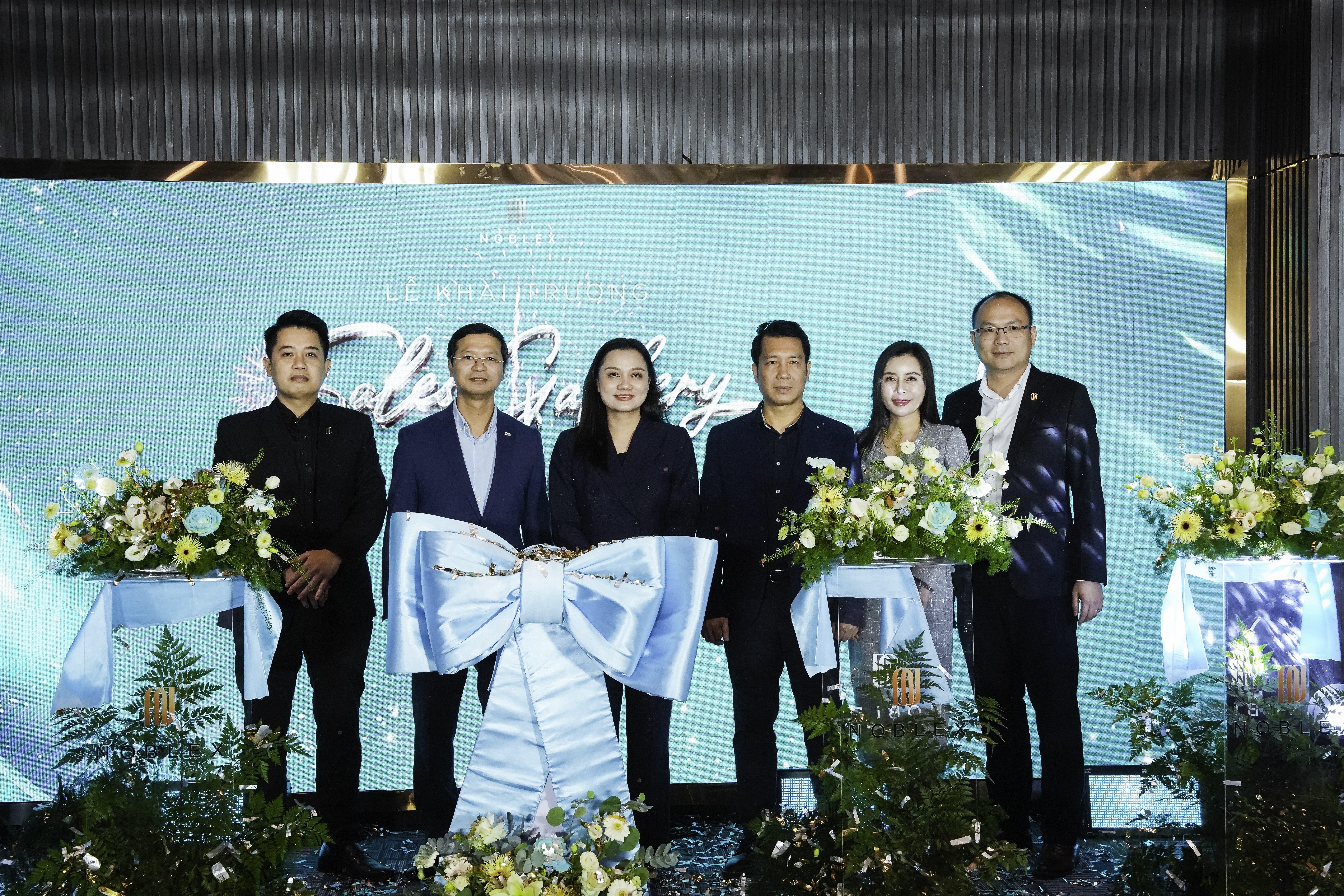 Đại diện Sunshine Group và NobleX Group tại lễ khai trương NobleX Sales Gallery