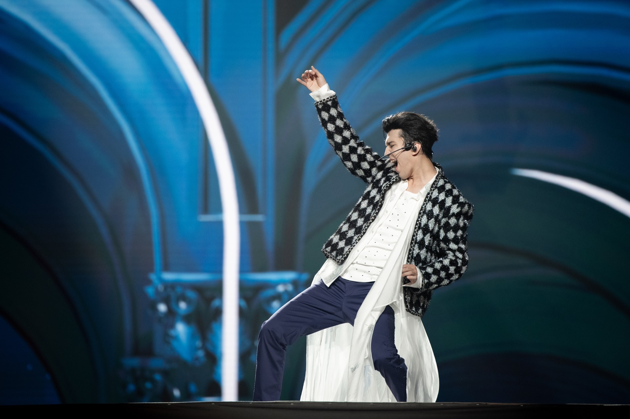 Dimash Kudaibergen: Tại sao cả thế giới “phát cuồng” trước một giọng hát? Dimash Kudaibergen: Tại sao cả thế giới “phát cuồng” trước một giọng hát?