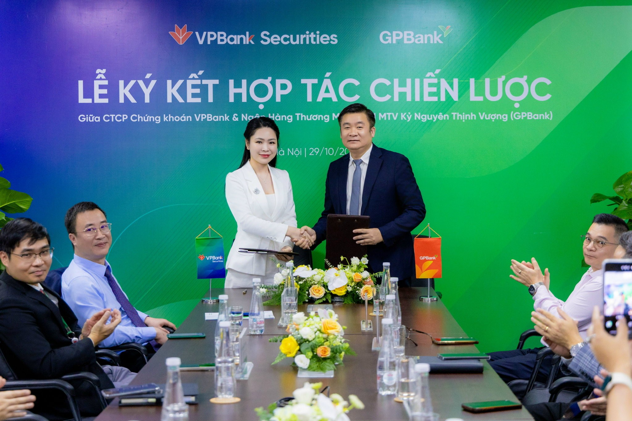 VPBankS và GPBank ký kết thỏa thuận hợp tác chiến lược