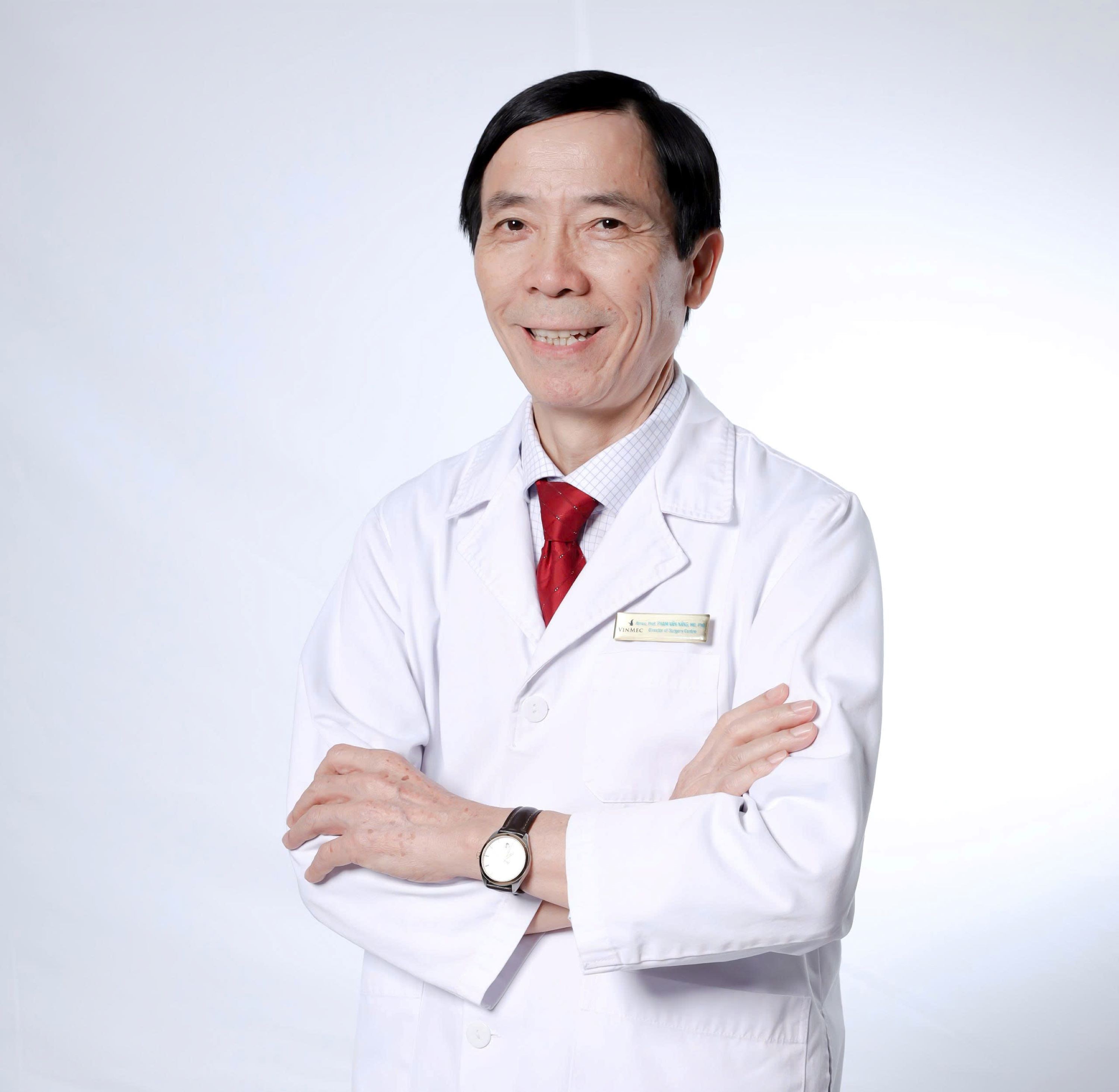 Chân dung vị bác sĩ mang khát vọng giúp người dân miền Tây được điều trị ngay tại quê nhà Chân dung vị bác sĩ mang khát vọng giúp người dân miền Tây được điều trị ngay tại quê nhà