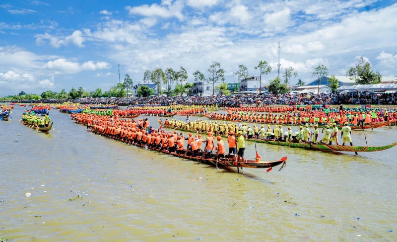 61 đội tranh tài tại Giải đua ghe Ngo - Lễ hội Óoc Om Bóc thành phố Cần Thơ năm 2025