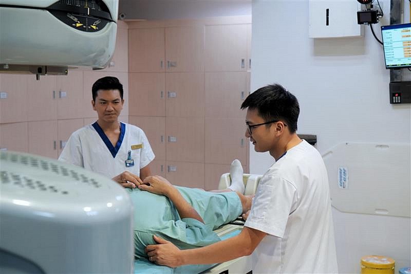 Vinmec điều trị thành công ung thư tiền liệt tuyến nhờ phác đồ xạ trị mới nhất thế giới