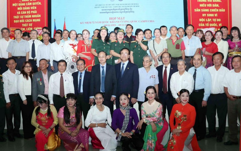 Củng cố, phát triển tình hữu nghị truyền thống giữa nhân dân Việt Nam - Campuchia