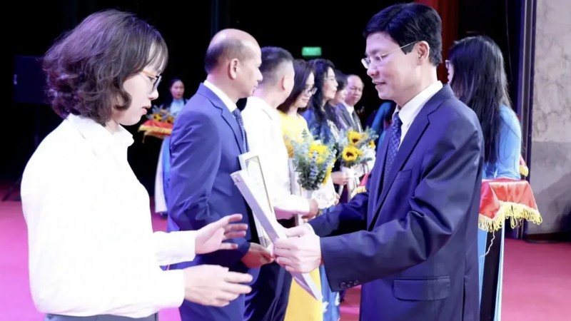 khoi day nguon luc doi moi trong cong nhan vien chuc lao dong thu do