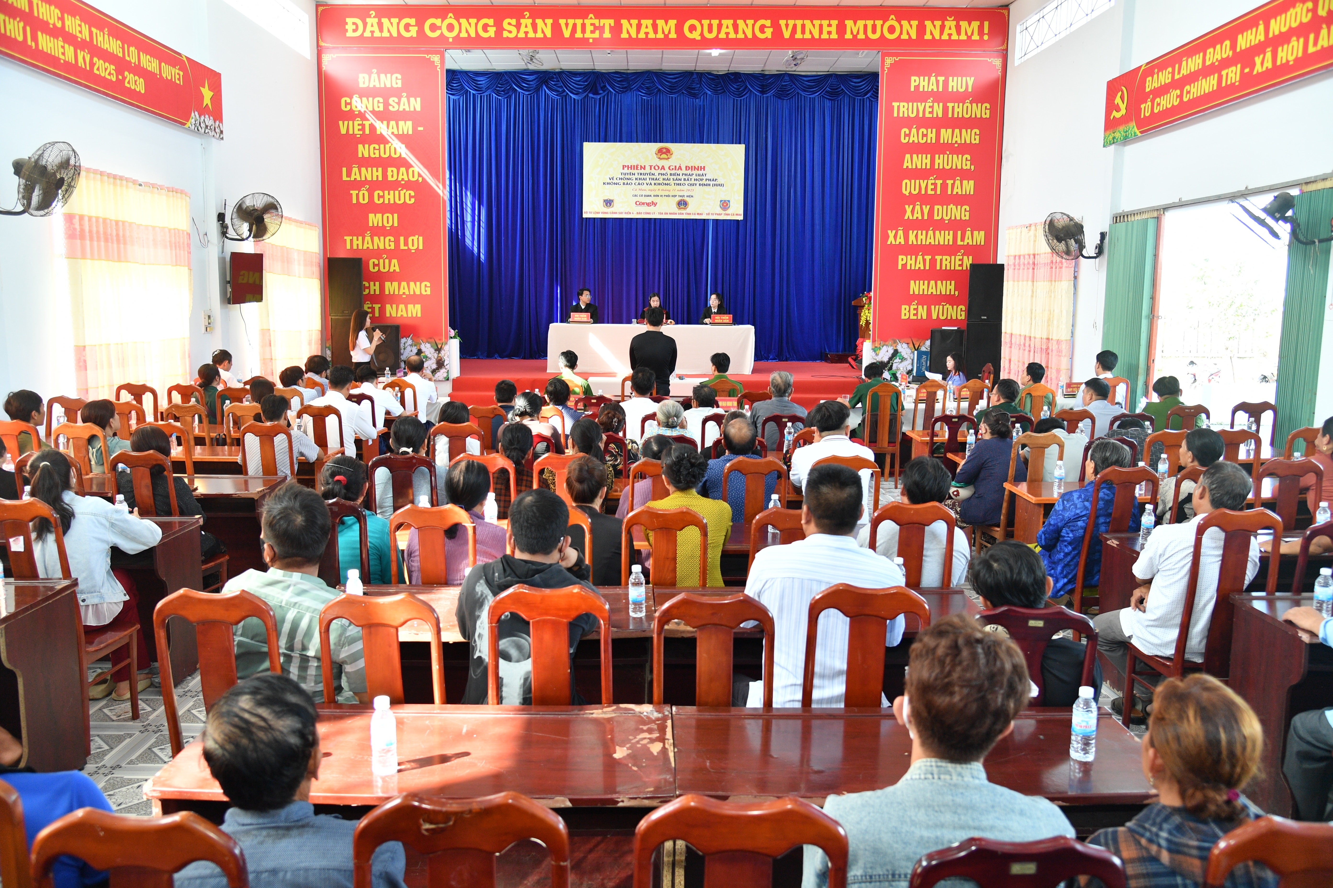 “Phiên tòa giả định” tại xã Khánh Lâm, tỉnh Cà Mau. (Ảnh: 