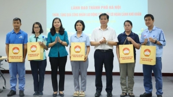 cong doan ha noi ho tro 255 doan vien bi anh huong bao lu nam 2025