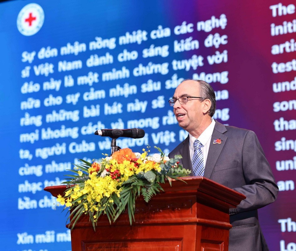 Đại sứ Cuba tại Việt Nam Rogelio Polanco Fuentes phát biểu tại Lễ tổng kết Chương trình vận động ủng hộ nhân dân Cuba, ngày 18/10/2025. (Ảnh: Quang Vinh)