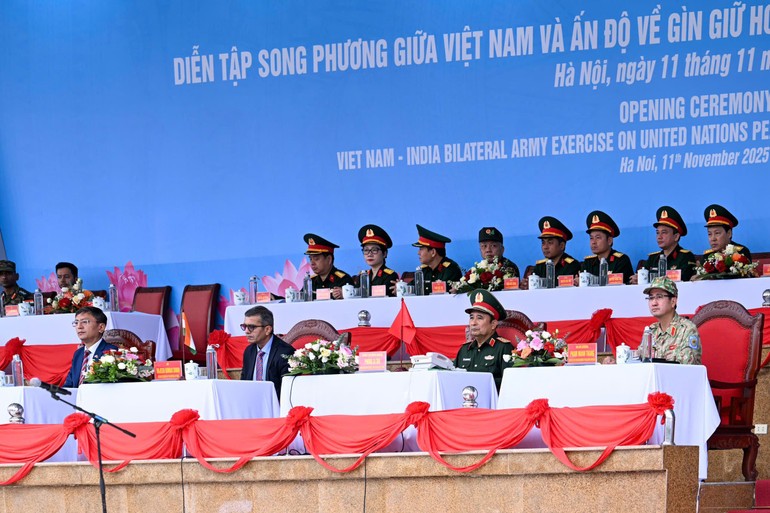 Các đại biểu tại Lễ khai mạc diễn tập VINBAX 2025.