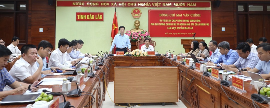 Các đại biểu tham dự buổi làm việc với Phó Thủ tướng Chính phủ Mai Văn Chính. (Ảnh: Báo Đắk Lắk)