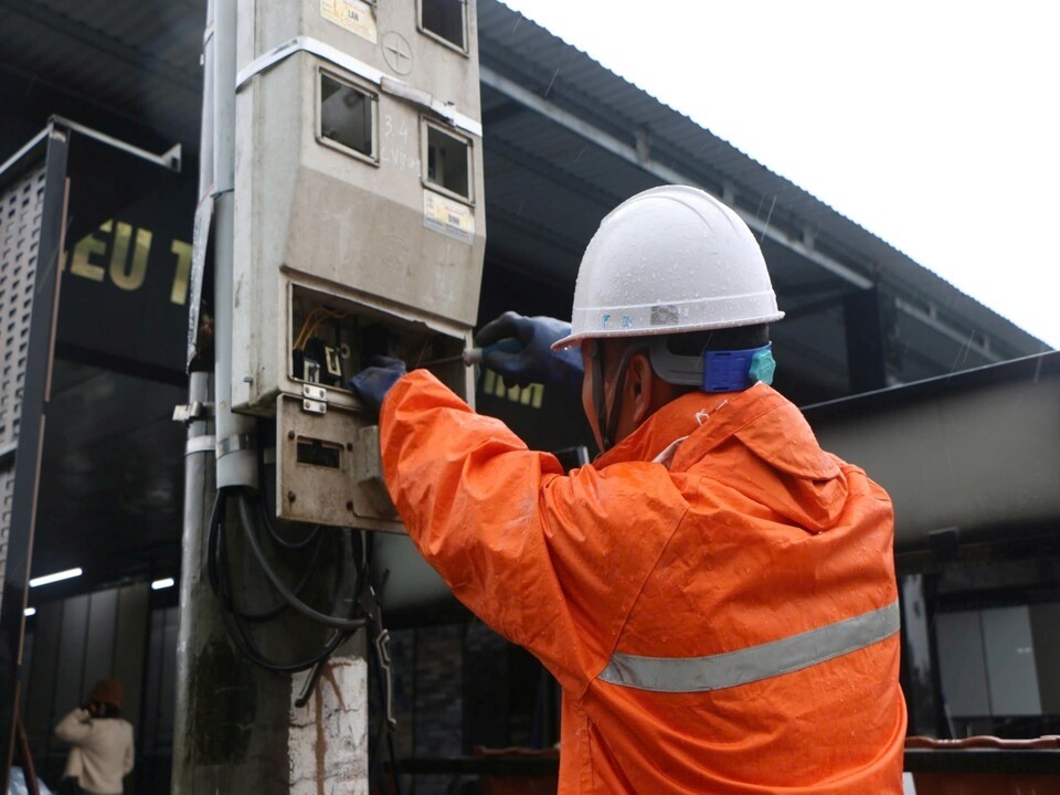 Kiểm tra, sửa chữa hệ thống lưới điện