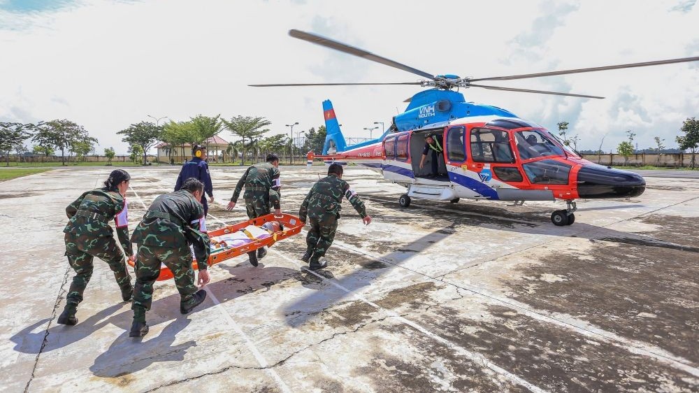 Việt Nam - Campuchia diễn tập quân y, khánh thành trường, kết nghĩa biên giới