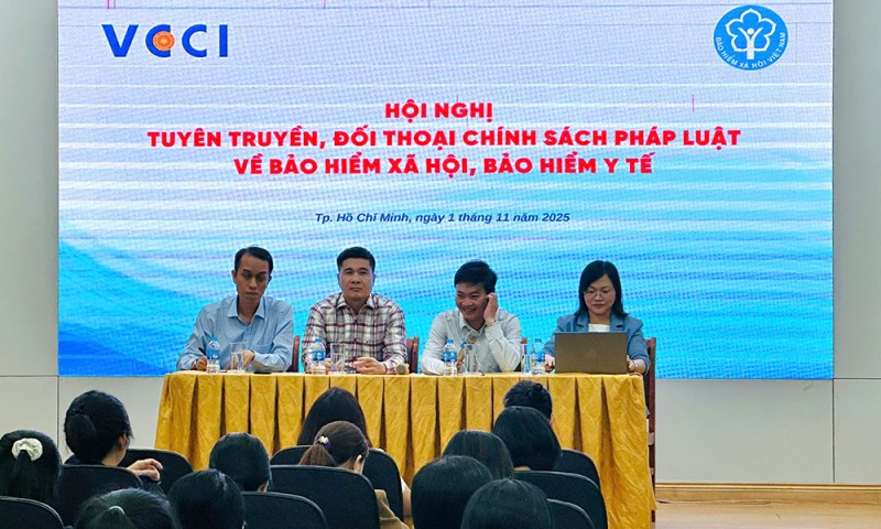 Đối thoại, giải đáp trực tiếp chính sách BHXH, BHYT cho DN. (Ảnh: T.L)