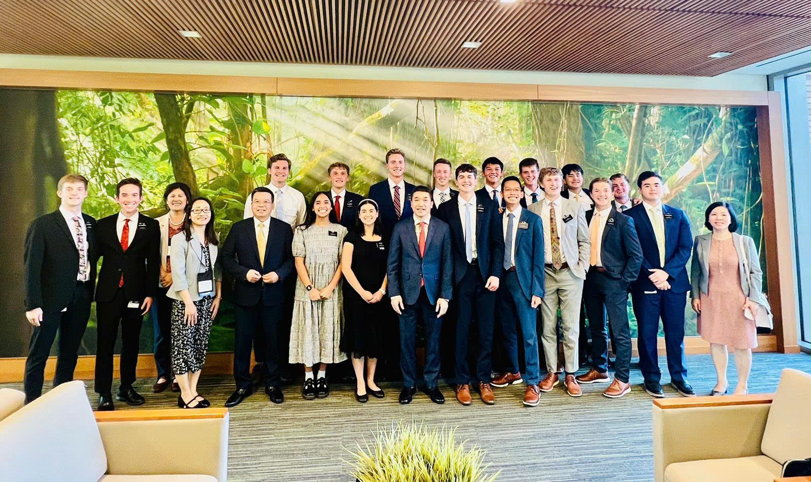 Liên hiệp các tổ chức hữu nghị Việt Nam với vấn đề bảo đảm quyền con người ở Việt Nam