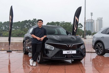 nguoi tre hao hung sau tay lai vinfast vf 7 va vf 8 trai nghiem thu vi mang lai su an tam