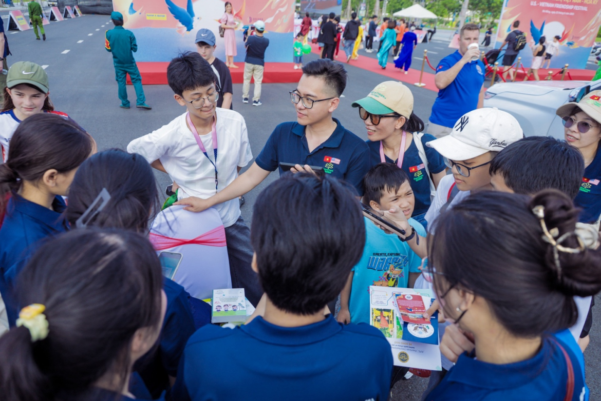 PeaceTrees Vietnam:  Góp phần hàn gắn vết thương chiến tranh, vun đắp tương lai phát triển