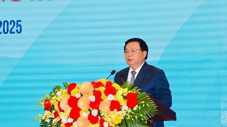 Nguyễn Xuân Thắng phát biểu chỉ đạo tại hội thảo.