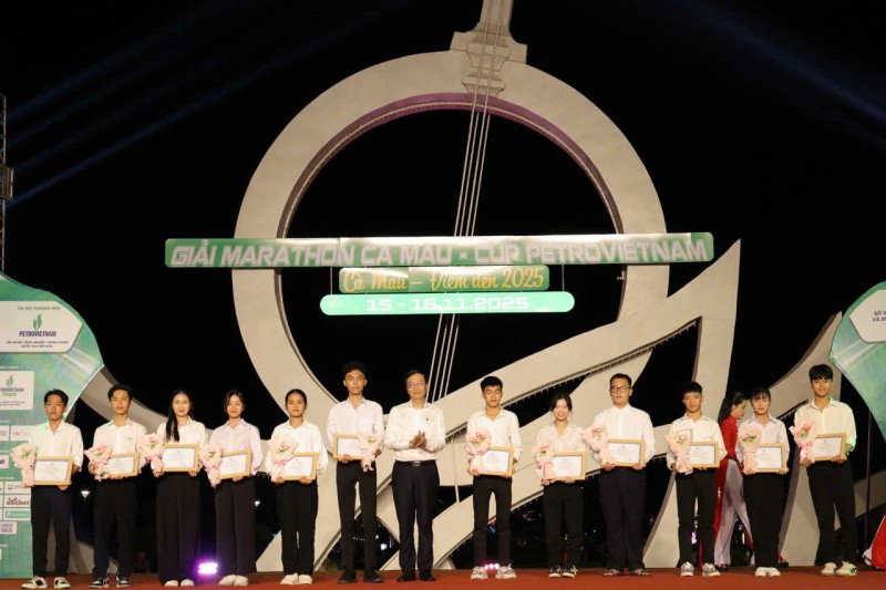 Giải Marathon Cà Mau lần đầu tổ chức tại Bạc Liêu: Sôi động và giàu bản sắc Giải Marathon Cà Mau lần đầu tổ chức tại Bạc Liêu: Sôi động và giàu bản sắc