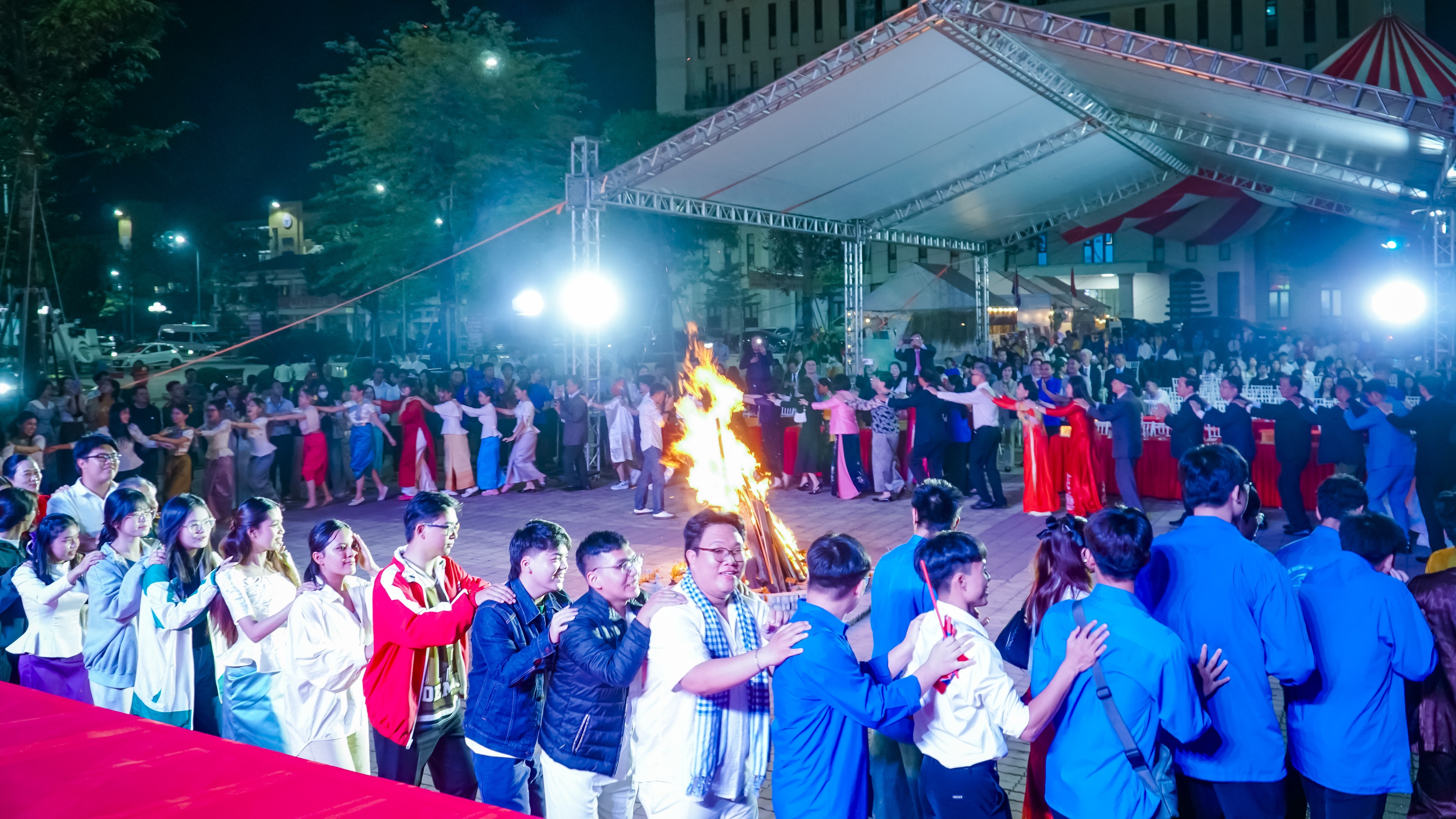 Giao lưu sinh viên Việt Nam - Campuchia: Gắn kết từ những điều giản dị