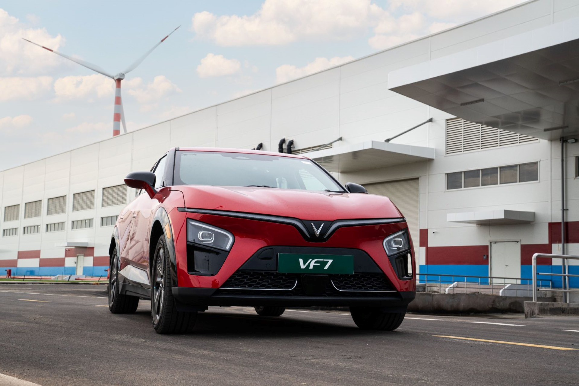 Báo Ấn Độ: VinFast được người tiêu dùng thực dụng ưa chuộng, có lợi thế cạnh tranh hơn Tesla Báo Ấn Độ: VinFast được người tiêu dùng thực dụng ưa chuộng, có lợi thế cạnh tranh hơn Tesla