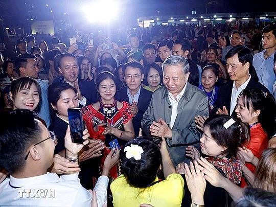 Vận dụng tư tưởng Hồ Chí Minh, tinh thần chỉ đạo của Tổng Bí thư Tô Lâm, nối dài truyền thống 95 năm – Đảng bộ Mặt trận Tổ quốc, các đoàn thể Trung ương đẩy mạnh xây khối đại đoàn kết toàn dân tộc trong kỷ nguyên mới Vận dụng tư tưởng Hồ Chí Minh, tinh thần chỉ đạo của Tổng Bí thư Tô Lâm, nối dài truyền thống 95 năm – Đảng bộ Mặt trận Tổ quốc, các đoàn thể Trung ương đẩy mạnh xây khối đại đoàn kết toàn dân tộc trong kỷ nguyên mới