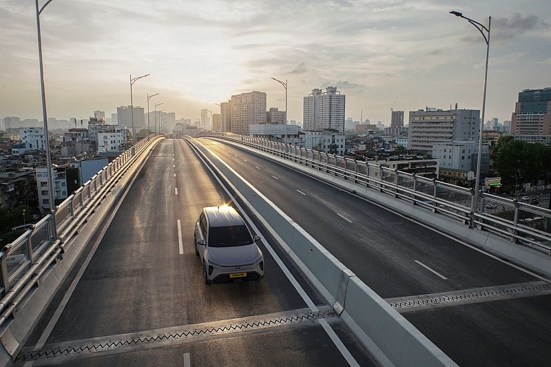 Xanh SM triển khai dịch vụ xe 7 chỗ liên tỉnh bằng xe Limo Green