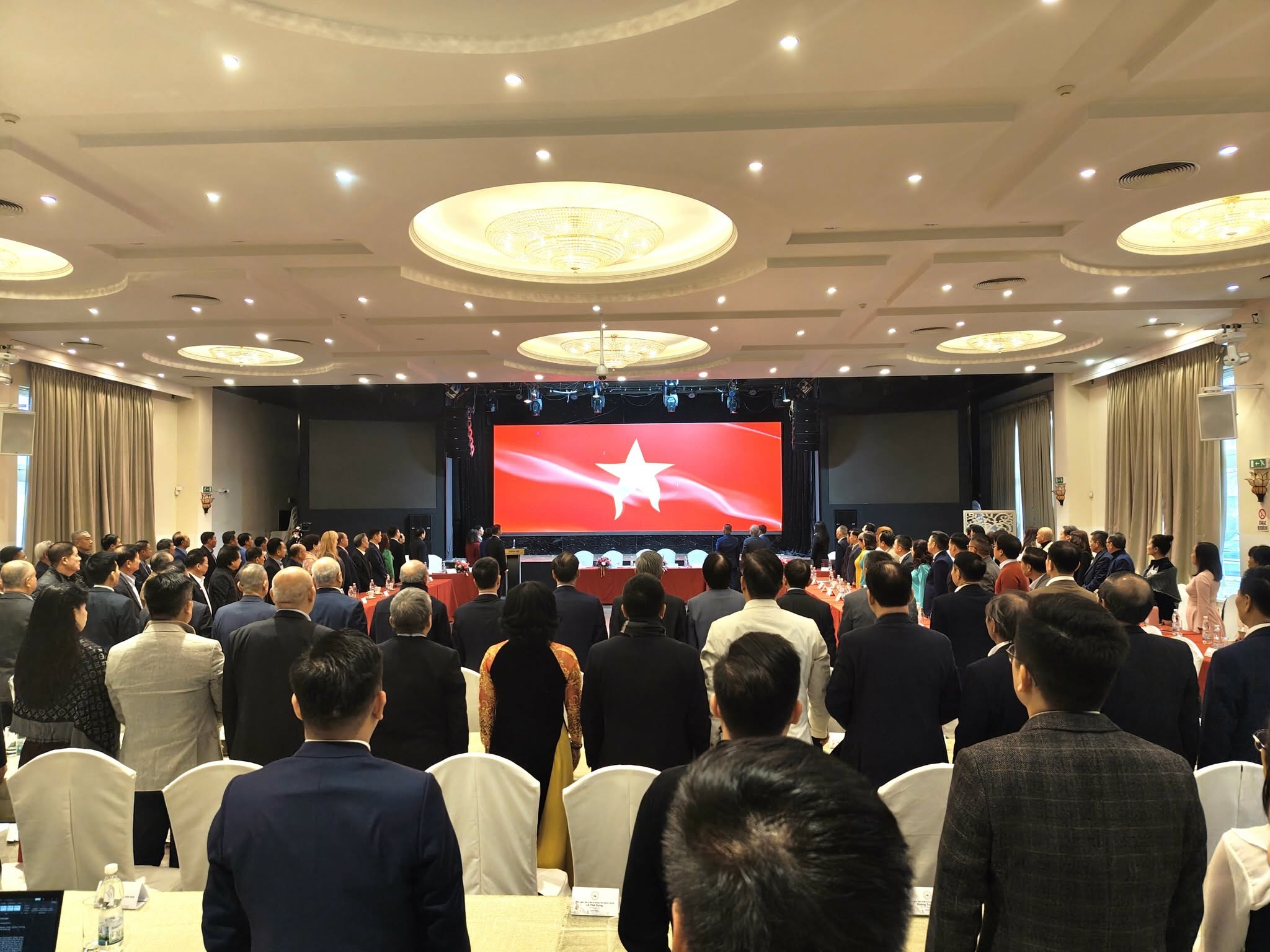 Nâng cao vị thế mới của cộng đồng người Việt tại Cộng hòa Séc Nâng cao vị thế mới của cộng đồng người Việt tại Cộng hòa Séc